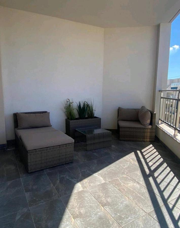 Modern 1 Bedroom Apartment 400M Away From The Sea Сейнт Полс Бей Екстериор снимка
